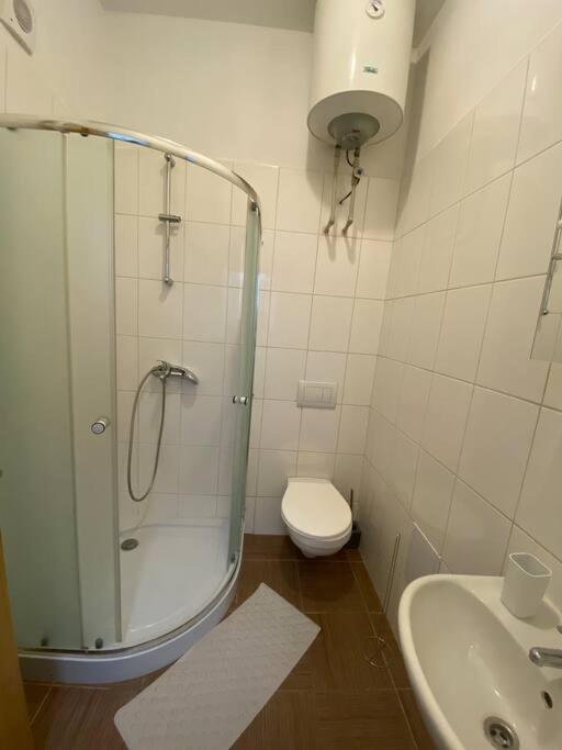 Cozy 1 Bedroom Studio In The Center Of Pilsen Luaran gambar